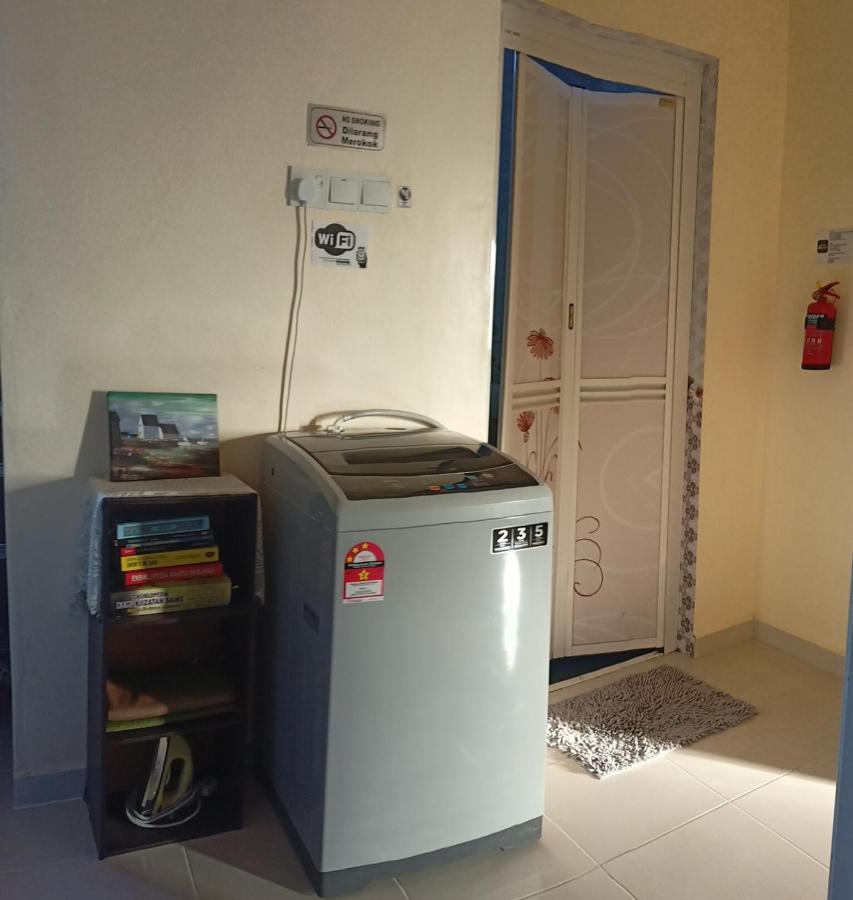 Topville Homestay Kangar Exterior foto