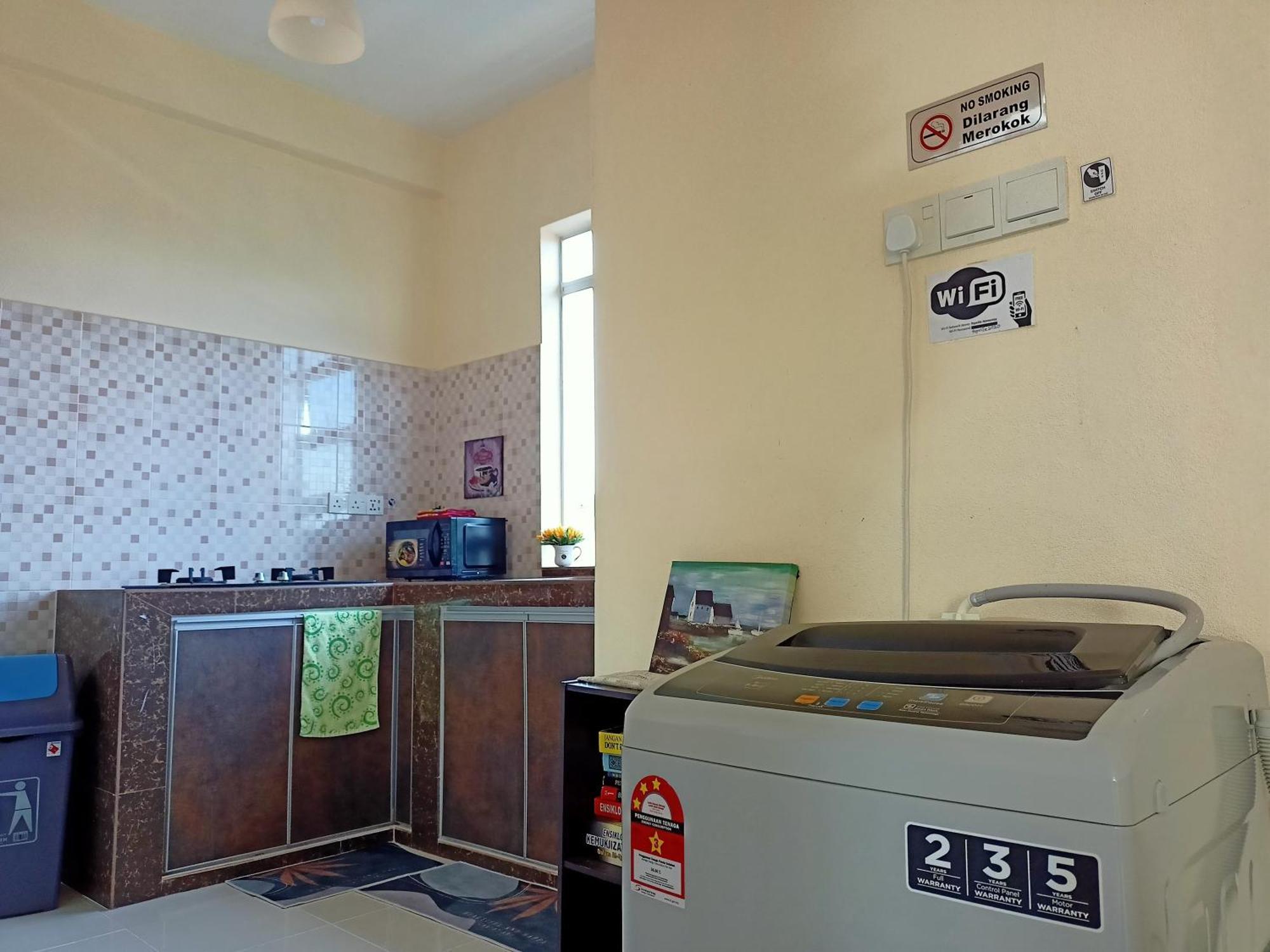 Topville Homestay Kangar Exterior foto